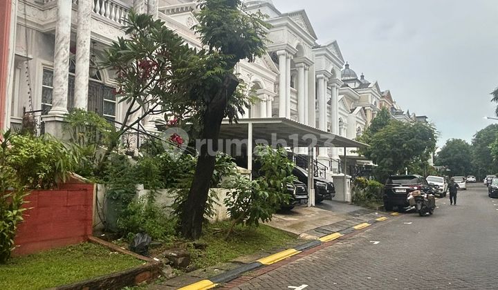 Large Classic House in the Rome Cluster, Pantai Indah Kapuk, North Jakarta PIK Large Classic House in the Rome Cluster, Pantai Indah Kapuk, North Jakarta PIK