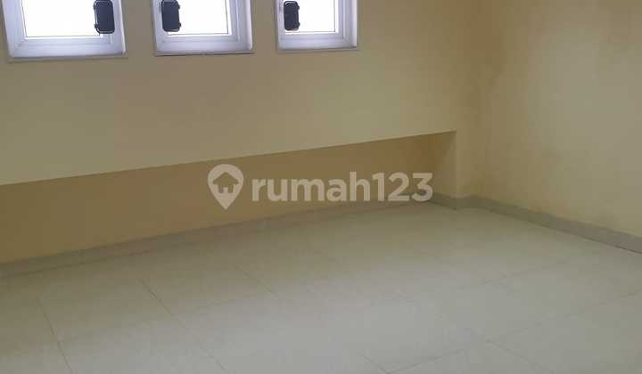 Rumah Minimalis di Tomang Bebas Banjir Rumah Minimalis di Tomang Bebas Banjir