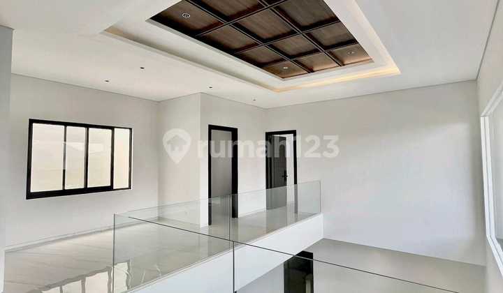 Dijual Rumah Minimalis Modern Konsep Villa Bukit Golf Mediterania Somerset Citraland 3Lt Luas 600M2 Surabaya Barat 2