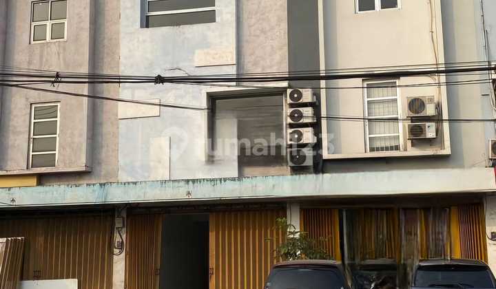 For Sale New 3-Storey Shophouse in Kalianak Permai Asemrowo, Strategic for Business