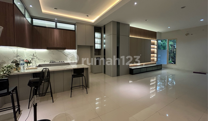 Minimalist House Citraland Utama Woodland West Surabaya