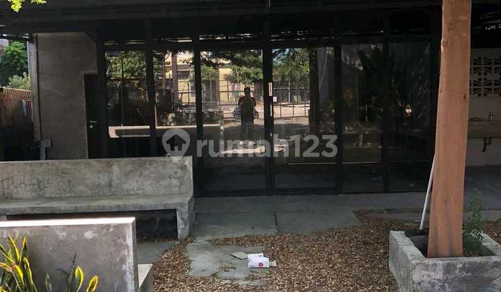 Ex Cafe Ketintang Building