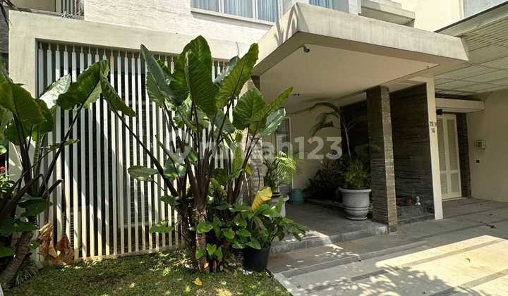 For Rent Raffles Garden Citraland House 2 Floors 5 Bedrooms Land 288m² Furnished Near Pakuwon Mall West Surabaya