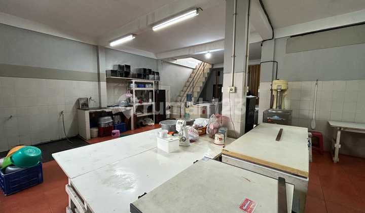 Rumah Manyar Cocok untuk Tempat Tinggal atau Usaha 2