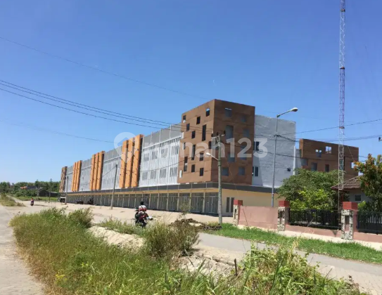 RUKO 2 LANTAI SIAP HUNI DI KINGSQUARE DRIYOREJO DEKAT CITRALAND DRIYOREJO RUKO 2 LANTAI SIAP HUNI DI KINGSQUARE DRIYOREJO DEKAT CITRALAND DRIYOREJO