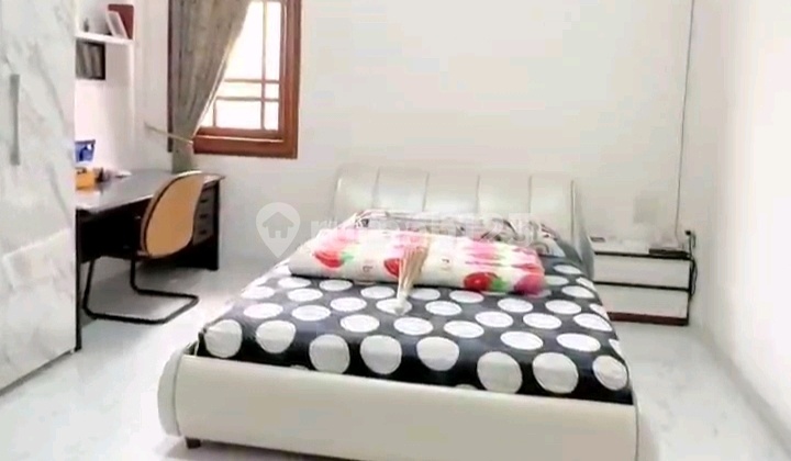 Jual ~Cepat~ Rumah di Jln Biliton, Surabaya 2