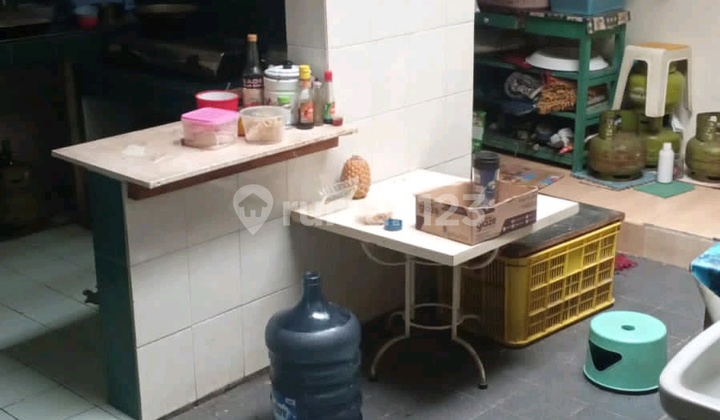 North Tenggilis Wide Row House 2