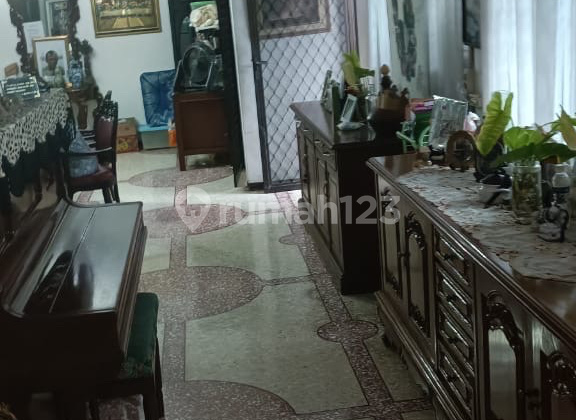 Prapen Indah Jemursari Wide Road Hook House 2