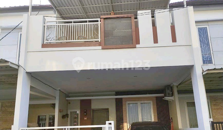 Rumah Simpang Darmo Semi Furnished Terawat