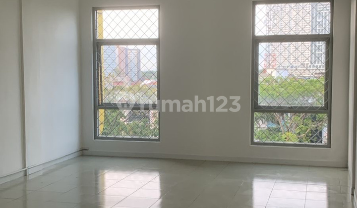 For Rent 3-Storey Shop House Hr Muhammad Surabaya: The Golden Location for Your Business 2