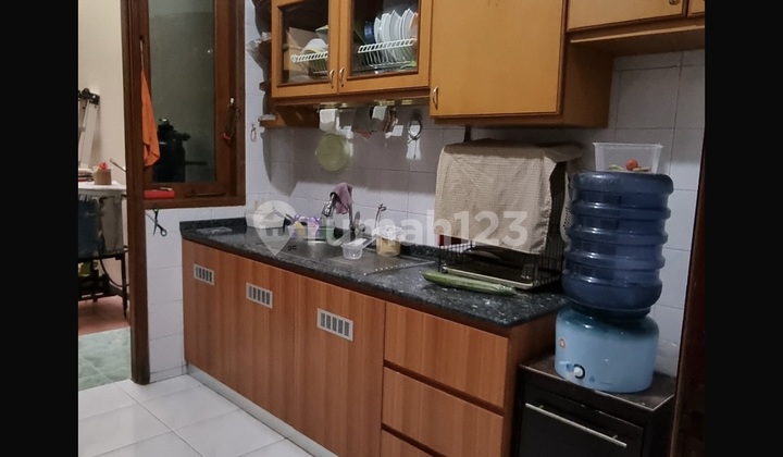 Murah Dijual Cepat Dharmahusada Regency 2 Lantai 240m2 Dekat Galaxy 2