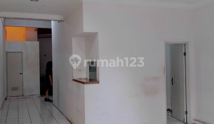 Ruko 3.5 Lantai Parkir Luas di Sudirman Agung Cn/Mi Ruko 3.5 Lantai Parkir Luas di Sudirman Agung Cn/Mi