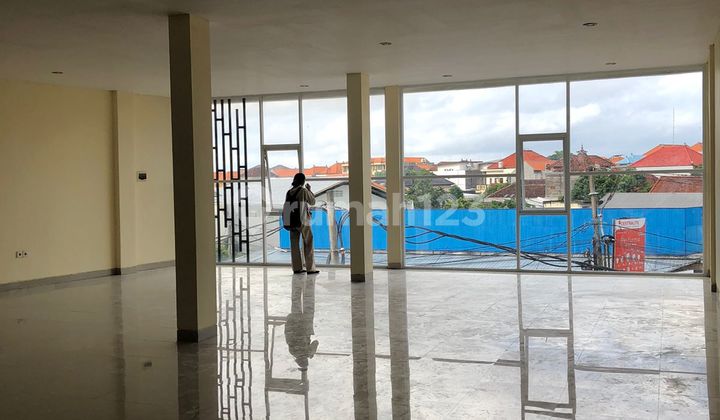 Siap Pakai Ruko Besar 3 Lantai di Mahendradata Cn Siap Pakai Ruko Besar 3 Lantai di Mahendradata Cn