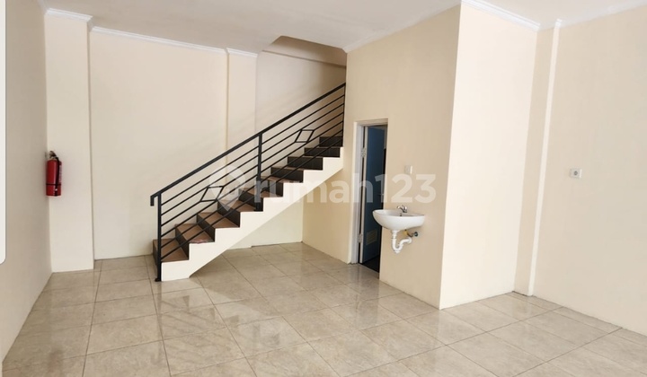 Ruko 3 Lantai Di Jl Utama Taman Griya Jimbaran Ic