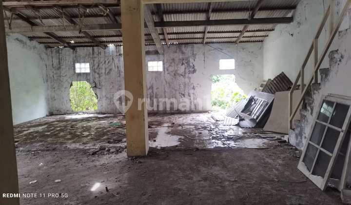 3-Storey Shop House with Spacious Parking Near Living World Bg