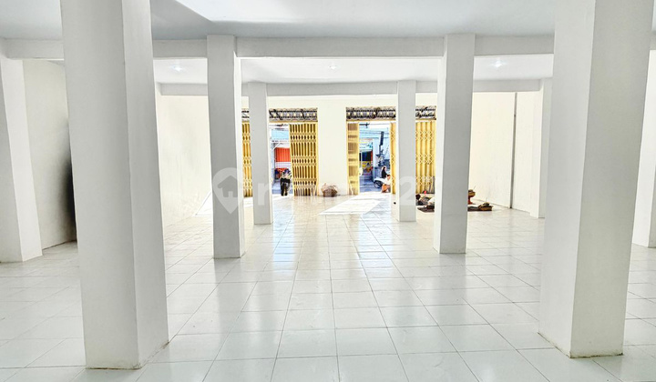 Ground Floor Shop House (Ruko) 2nd Floor, Hook Position in Panjer, Denpasar, Good Condition 2