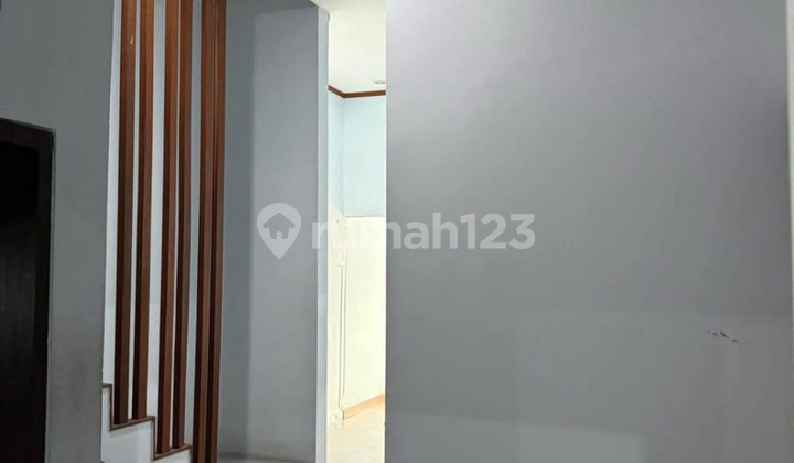 2nd Floor Shophouse with Complete SHM and IMB Near Living Mall Street 2