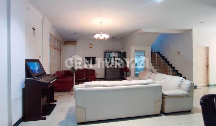 Rumah Muara Karang Siap Huni Hadap Utara