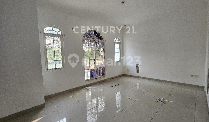 Sewa Rumah 8x17 Siap Huni  2 Lantai 4 Kamar 