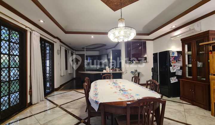 Dijual Rumah Menteng Jalan Purwakarta Design Classic Kayu Jati 2