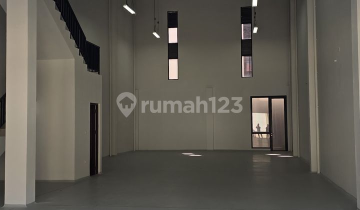 For Rent WAREHOUSE BIZPARK PIK2 New via 40-foot Container For Rent WAREHOUSE BIZPARK PIK2 New via 40-foot Container