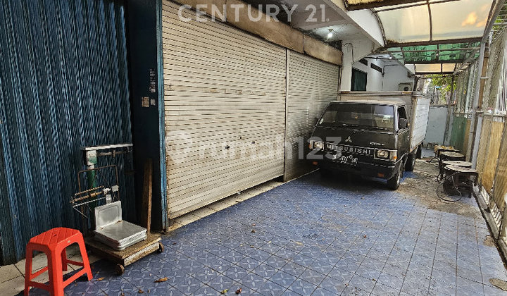 Rumah Tebet Jalan Raya Lokasi Strategis Rumah Tebet Jalan Raya Lokasi Strategis