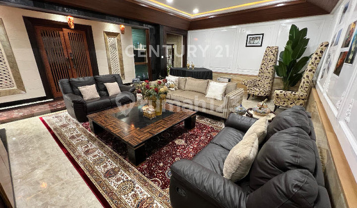 Rumah Mewah 3 Lantai Pondok Indah Private Swimming Pool Rumah Mewah 3 Lantai Pondok Indah Private Swimming Pool