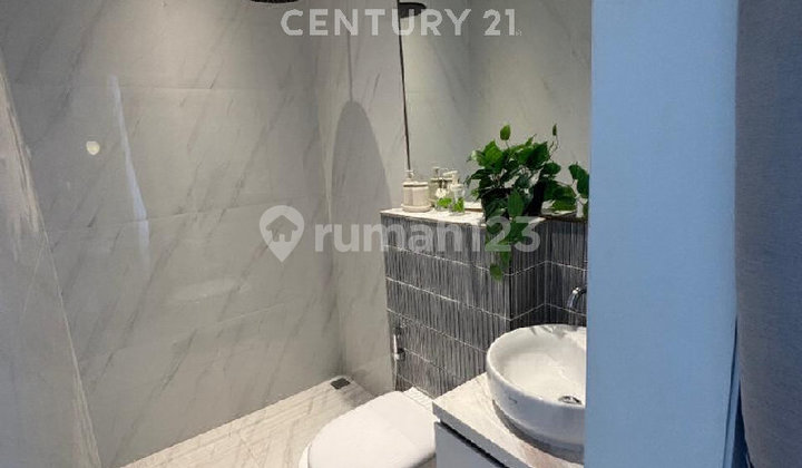 Rumah Mewah Tempat Strategis Harga Murah di Jakarta Barat Baru