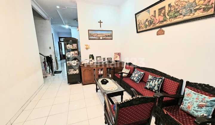 Rumah 8x22 2 Lantai Bagus Terawat Taman Harapan Indah Komplek Thi Jelambar 2