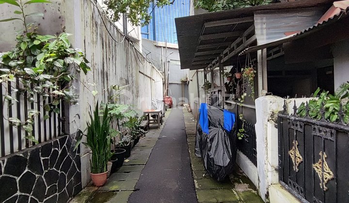 For Sale | Old House | Land Only | Dukuh Atas | Menteng | Central Jakarta