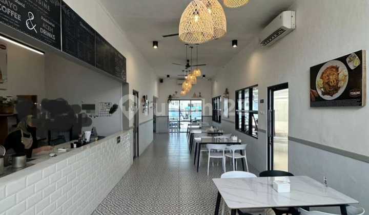 For Sale 1-Story Building Former Office & Former Restaurant