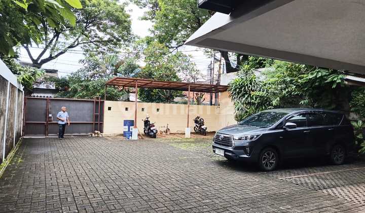 Disewakan | Rumah Layak Huni | Area Strategis | Cocok untuk Silent Office | Sekolahan | Hunian | Menteng | Jakarta Pusat
