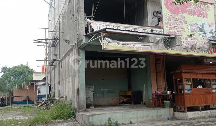 Commercial Shop House for Sale 250m2 in Taman Cimanggu, Busy & Prospective Location 2