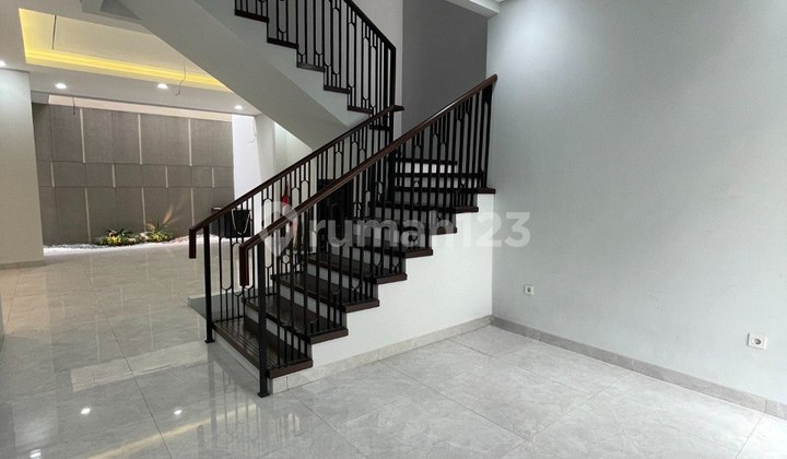 Dijuak Rumah Baru Modern Minimalis, Cempaka Putih Tengah, Jakarta Pusat Bagus Rumah SHM 1