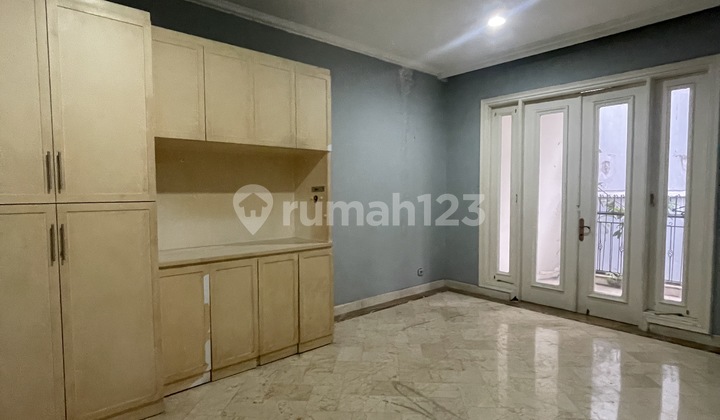 Rumah Menteng 700M² Bangunan 2 Lantai Lokasi Prime Strategis SHM 2