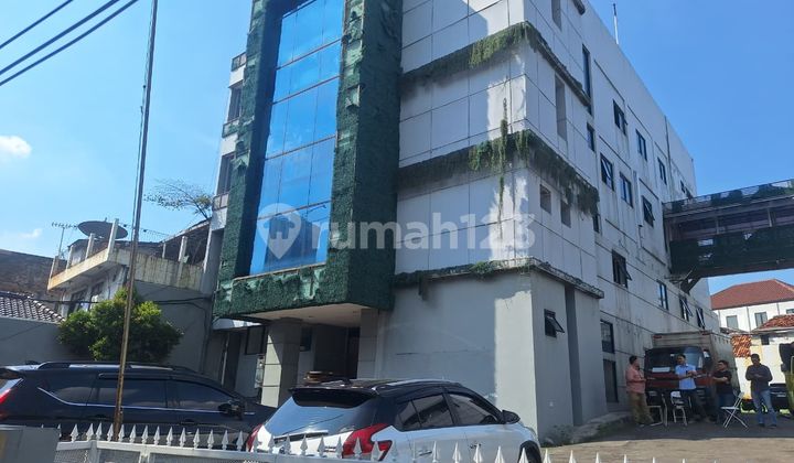 Gedung Kantor Koneksi Jembatan di Tebet! Daya Listrik Masif 197Kva - Siap Operasional Gedung Kantor Koneksi Jembatan di Tebet! Daya Listrik Masif 197Kva - Siap Operasional