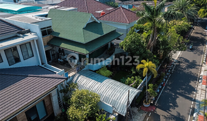 Hanya 5 Menit ke Plaza Indonesia! Rumah Mewah 1000M² di Jantung Menteng Super Strategis