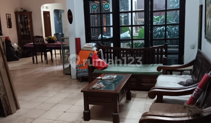 Rumah Kost & 2 Kios Aktif di Kebayoran Lama SHM