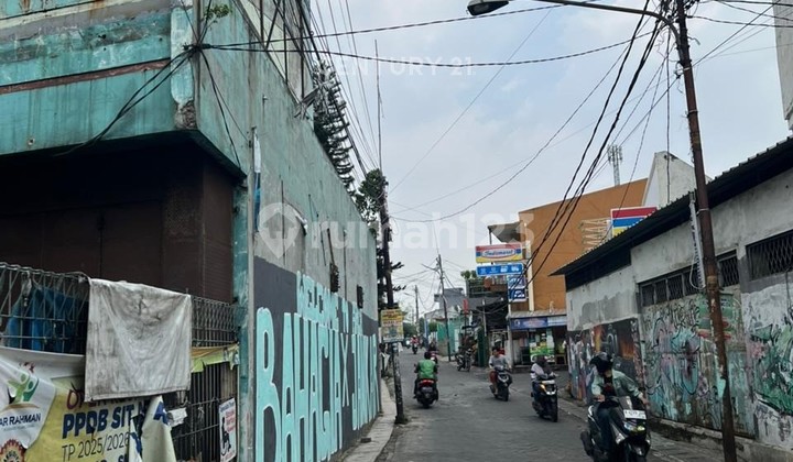 Corner Ruko for Sale in Strategic Ciledug Raya Area. Commercial Zone Corner Ruko for Sale in Strategic Ciledug Raya Area. Commercial Zone