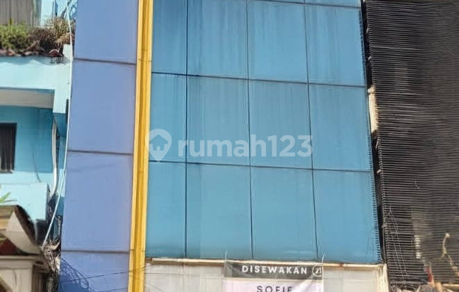 Exclusive Shophouse in the Grand Taman Kebon Jeruk Joglo 1