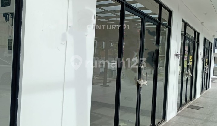 DISEWAKAN RUKO GANDENG HAMPTON SQUARE 2 LANTAI GADING SERPONG TGR