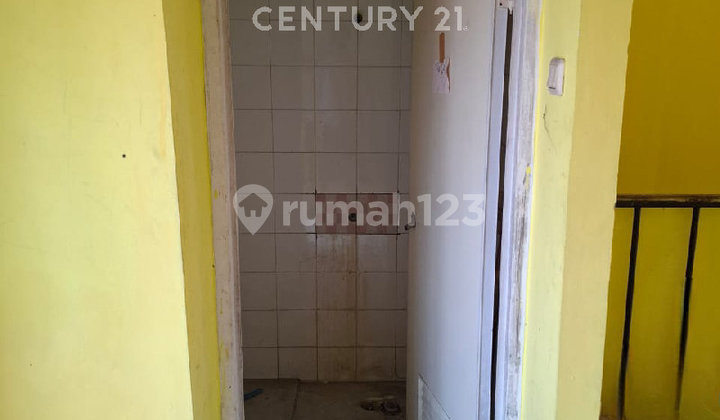 2-Story Shop House in a Crowded Location for Business in Tarumbarat Jababeka 2