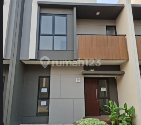 A Good and Comfortable New 2-Story House in the Regia Cluster 1