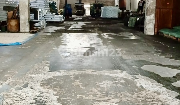 Disewakan Gudang LT 2100M2, Kayu Besar , Harga 700Jt/Thn