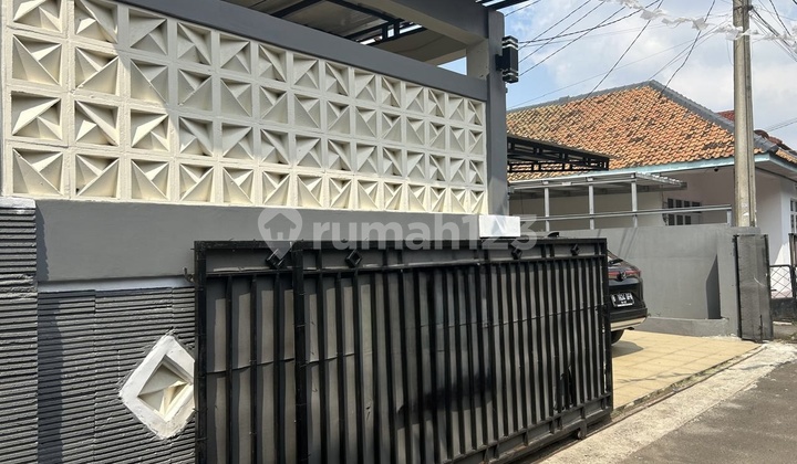 Rumah. Jual. Second. Cijantung. Lt 144m2. Lb 110m2