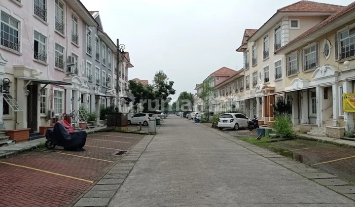 Rumah Town House Full Renov Taman Paris Dijual