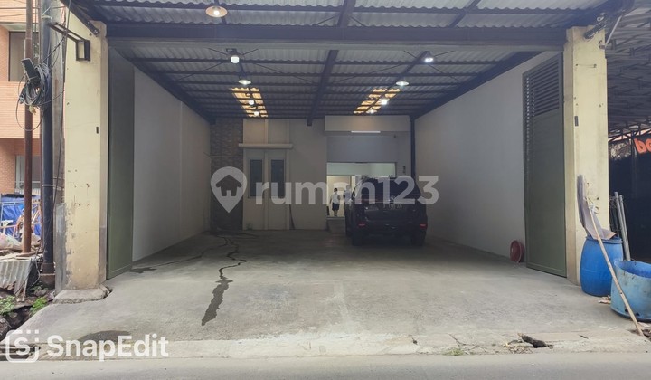 Long Shop Suitable Full Canopy for Business in Lippo Karawaci 2