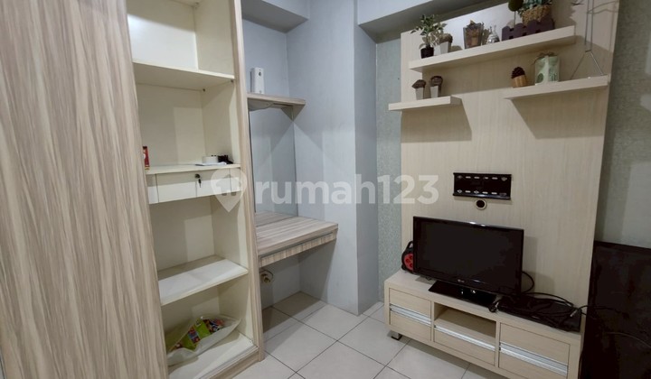 Green Bay 2 Bedroom Apartment Converted to 1 Bedroom Furnished