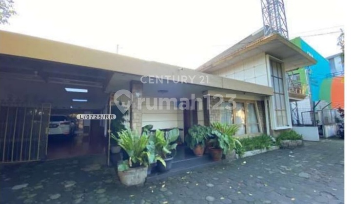 2-Story Office House and Pavilion in Supratman, Bandung