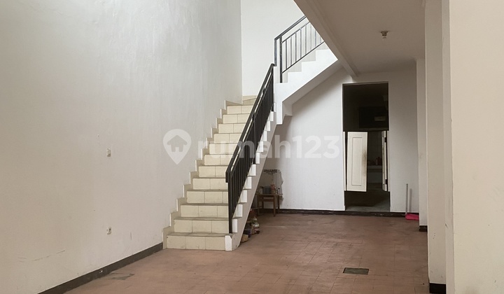 Cibogo house, Sun Wing Sumantri, suitable for boarding.